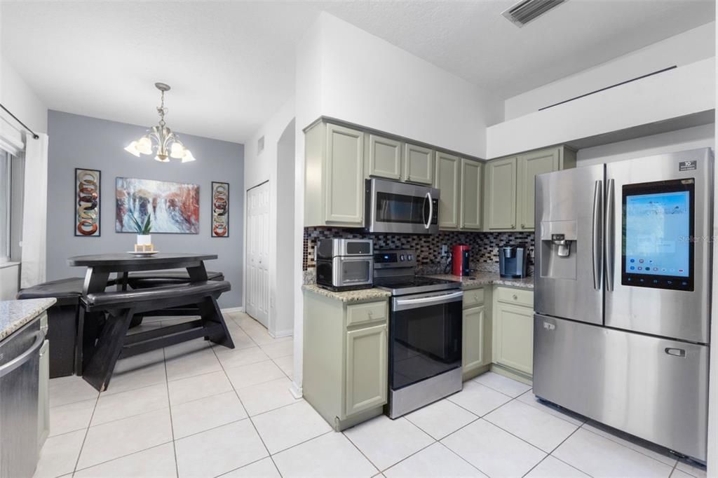 For Sale: $530,000 (4 beds, 2 baths, 2978 Square Feet)