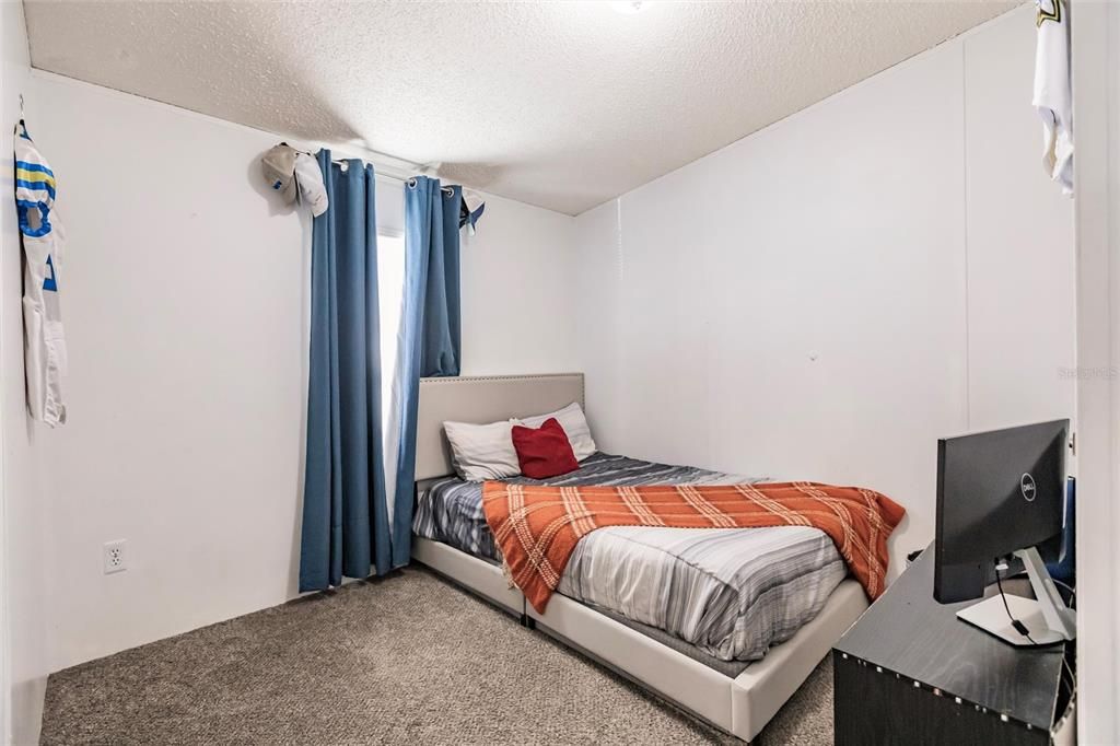 Active With Contract: $169,000 (3 beds, 2 baths, 1056 Square Feet)