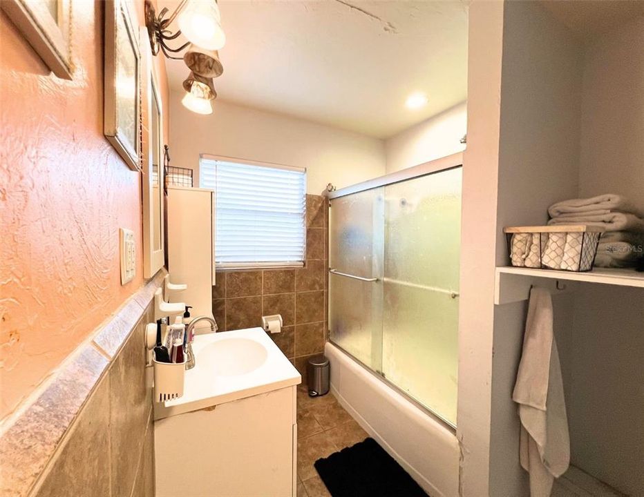 For Sale: $299,000 (3 beds, 1 baths, 1430 Square Feet)