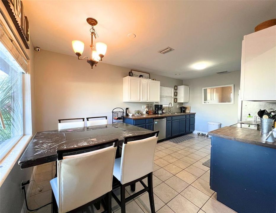 For Sale: $299,000 (3 beds, 1 baths, 1430 Square Feet)