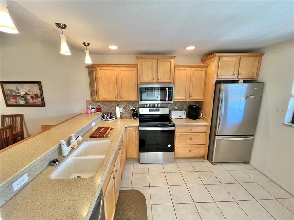 For Sale: $152,000 (2 beds, 2 baths, 1153 Square Feet)