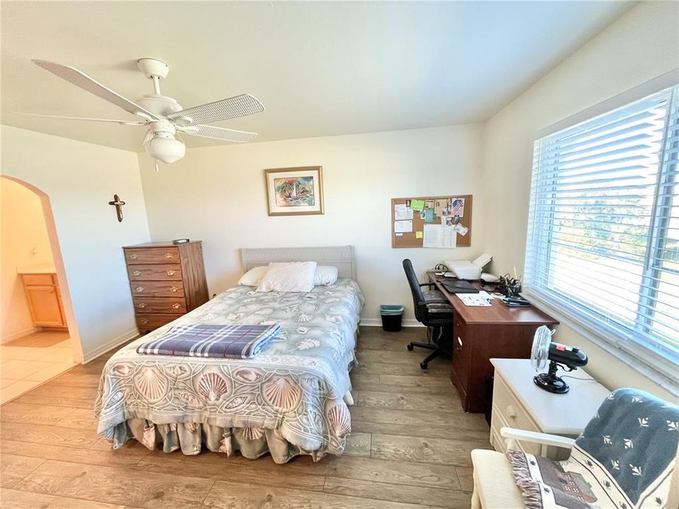 For Sale: $152,000 (2 beds, 2 baths, 1153 Square Feet)