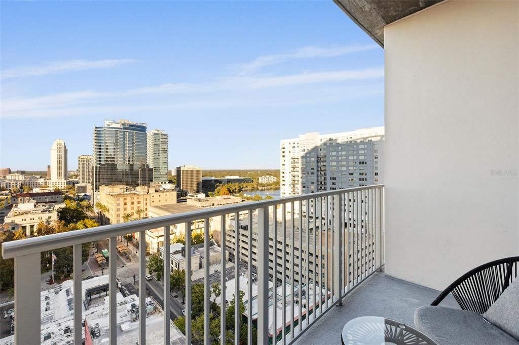 For Sale: $549,000 (2 beds, 2 baths, 1212 Square Feet)