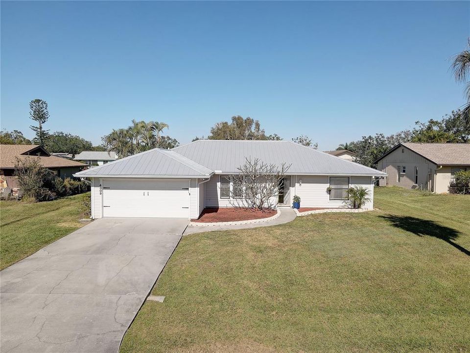 For Sale: $510,000 (3 beds, 2 baths, 1442 Square Feet)