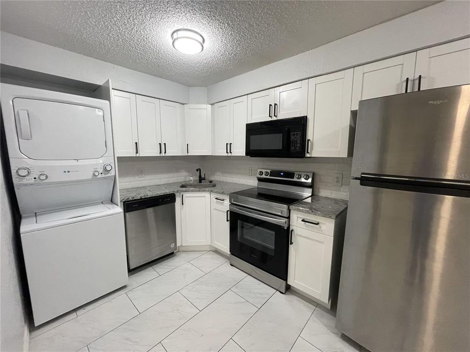 For Rent: $1,550 (1 beds, 1 baths, 650 Square Feet)