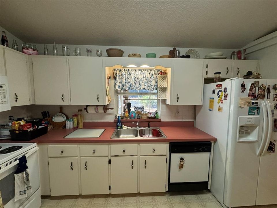 For Sale: $224,900 (3 beds, 2 baths, 1628 Square Feet)