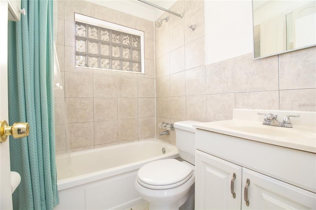 For Sale: $285,000 (3 beds, 1 baths, 1015 Square Feet)