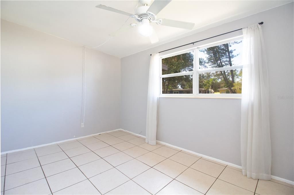 For Sale: $285,000 (3 beds, 1 baths, 1015 Square Feet)