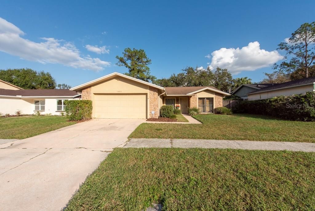 Active With Contract: $370,000 (3 beds, 2 baths, 1934 Square Feet)