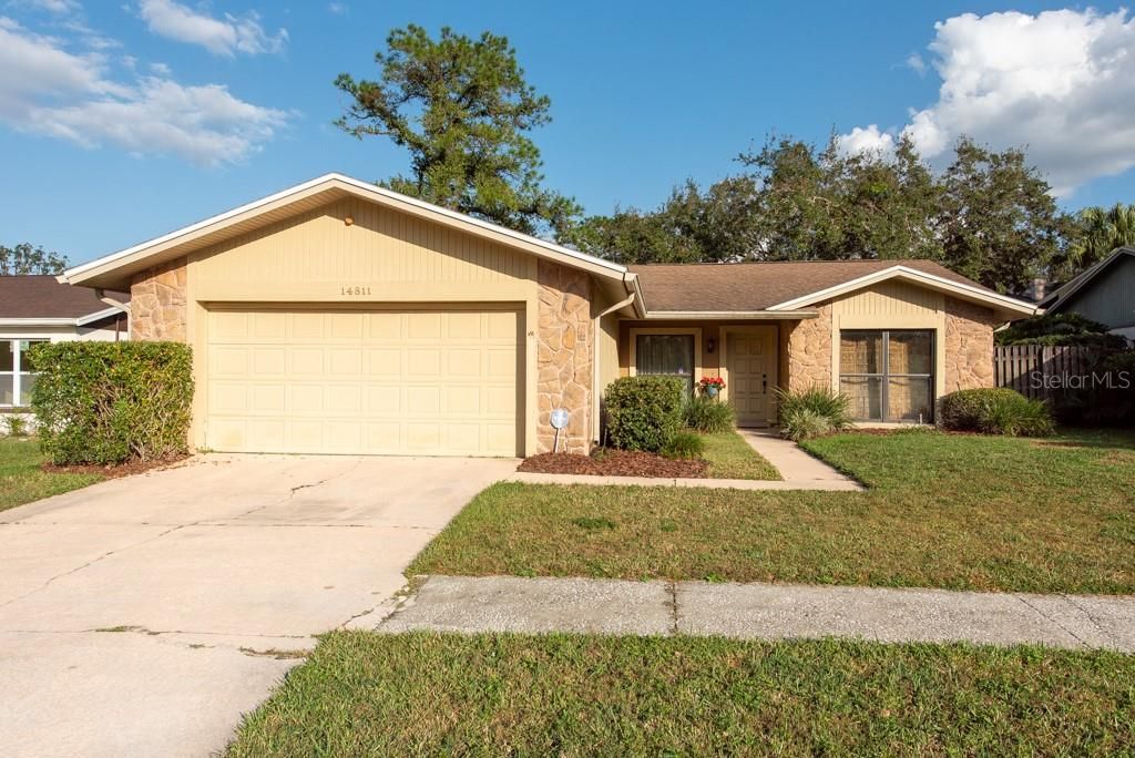 Active With Contract: $370,000 (3 beds, 2 baths, 1934 Square Feet)