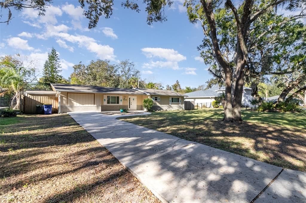 For Sale: $260,000 (3 beds, 2 baths, 1084 Square Feet)