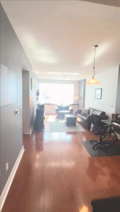 For Rent: $2,500 (2 beds, 1 baths, 1050 Square Feet)