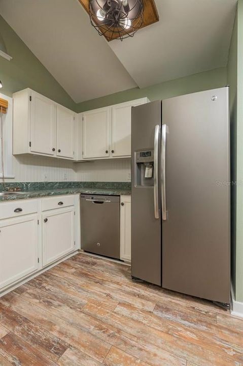 For Sale: $464,500 (3 beds, 2 baths, 1479 Square Feet)