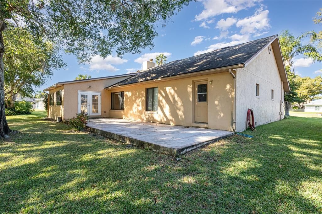 For Sale: $560,000 (3 beds, 2 baths, 3009 Square Feet)