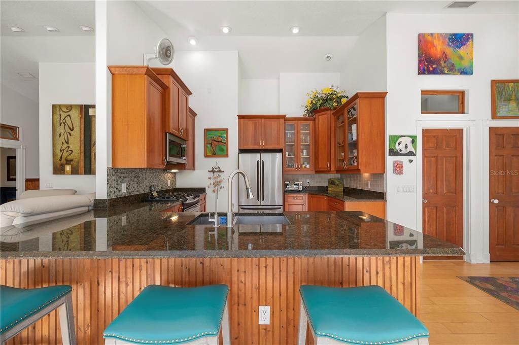 En Venta: $988,000 (3 camas, 3 baños, 2824 Pies cuadrados)