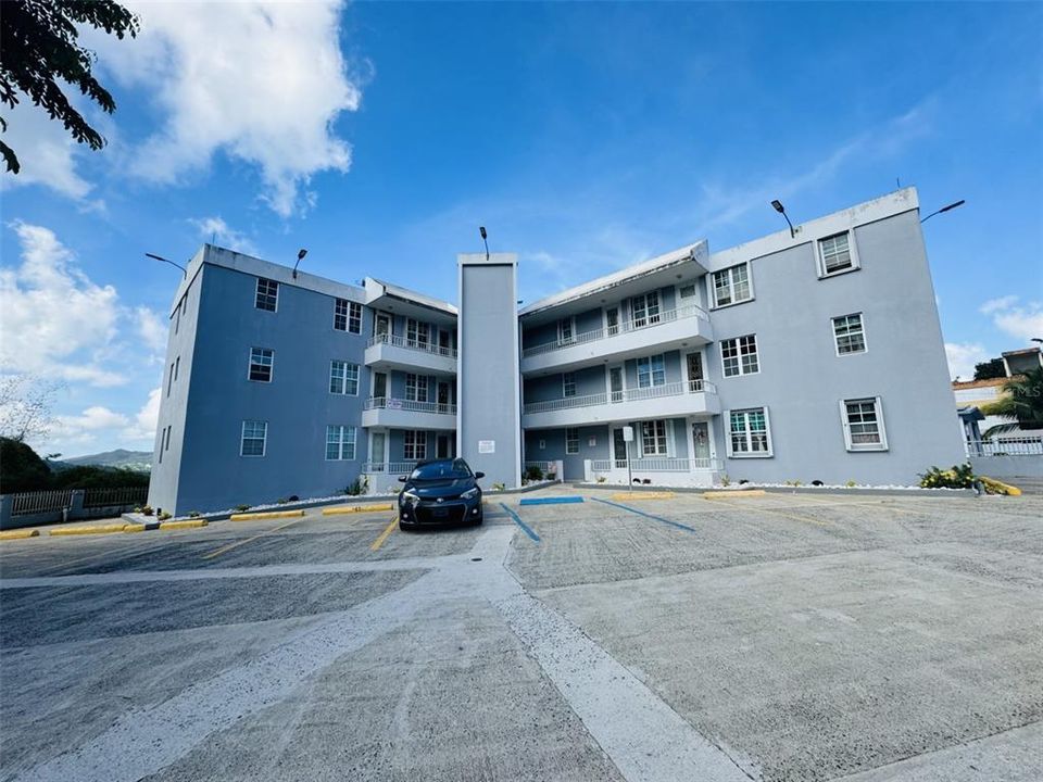 Recently Sold: $99,000 (1 beds, 1 baths, 700 Square Feet)