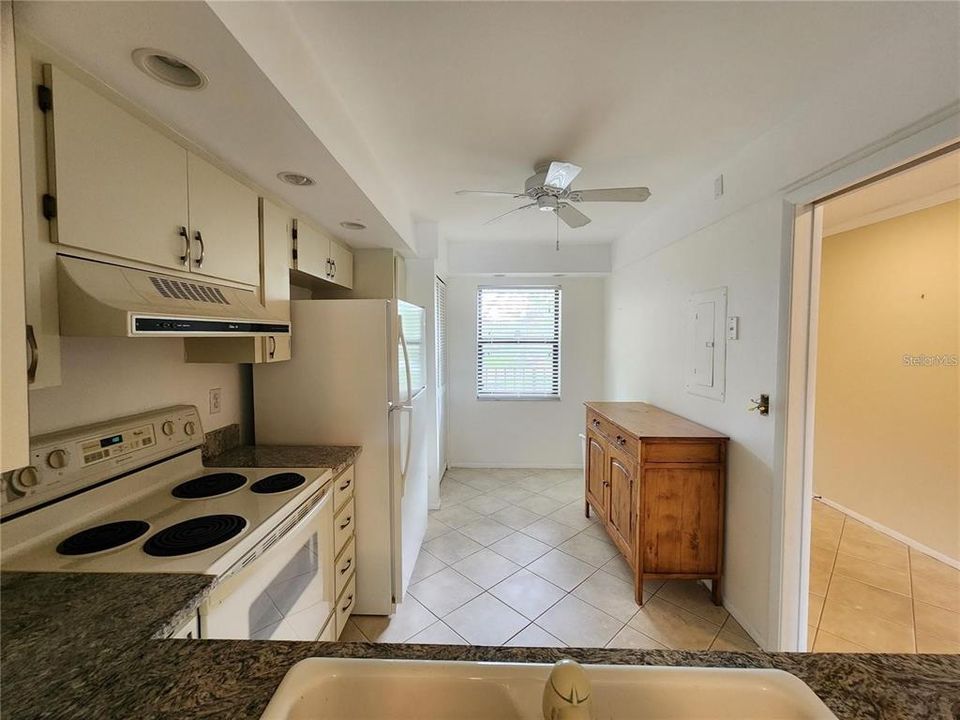 For Rent: $1,800 (2 beds, 2 baths, 1118 Square Feet)