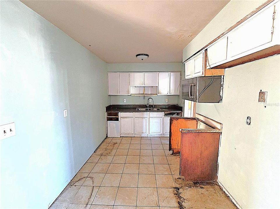 For Sale: $210,000 (3 beds, 1 baths, 1144 Square Feet)