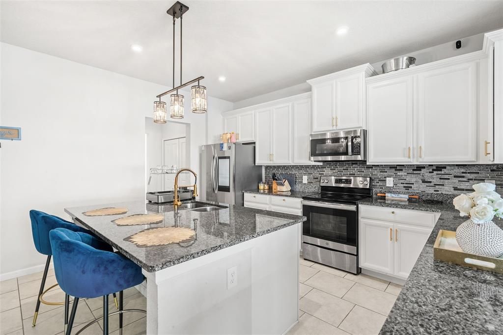 For Sale: $534,900 (3 beds, 2 baths, 2654 Square Feet)