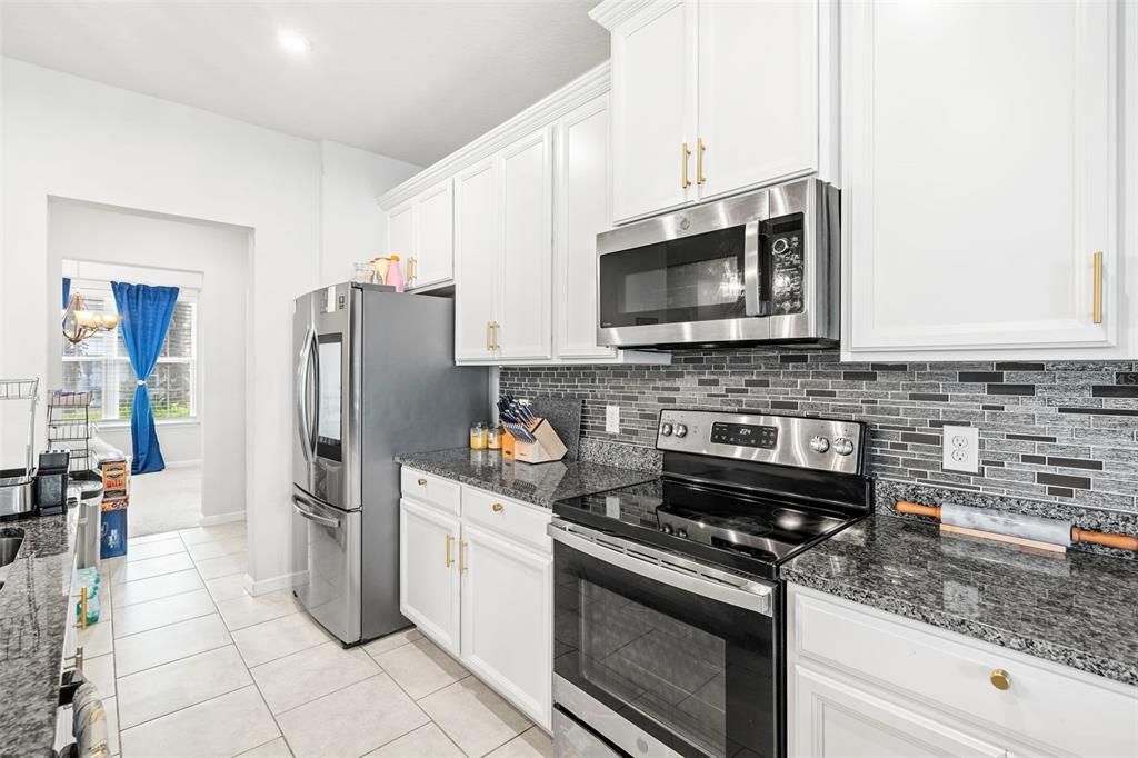 For Sale: $534,900 (3 beds, 2 baths, 2654 Square Feet)