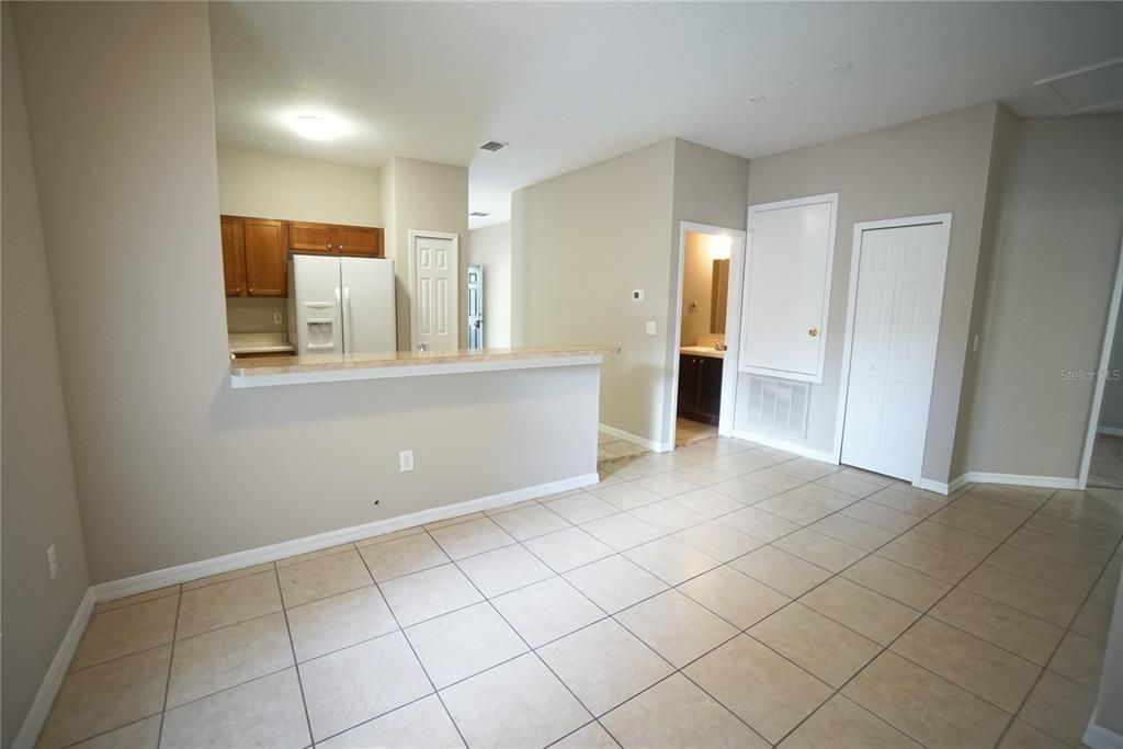 For Rent: $1,995 (4 beds, 2 baths, 1408 Square Feet)