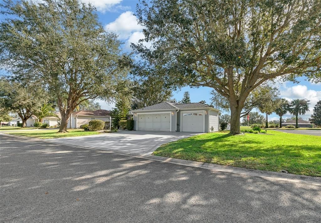 For Sale: $399,900 (3 beds, 2 baths, 1828 Square Feet)