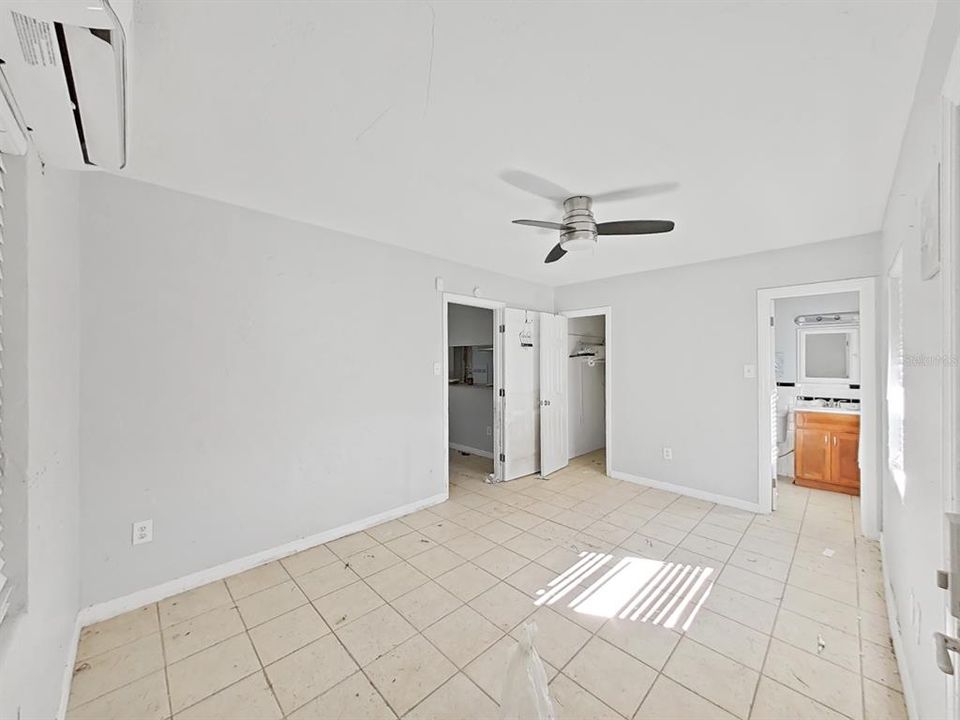 For Sale: $415,000 (2 beds, 2 baths, 1008 Square Feet)