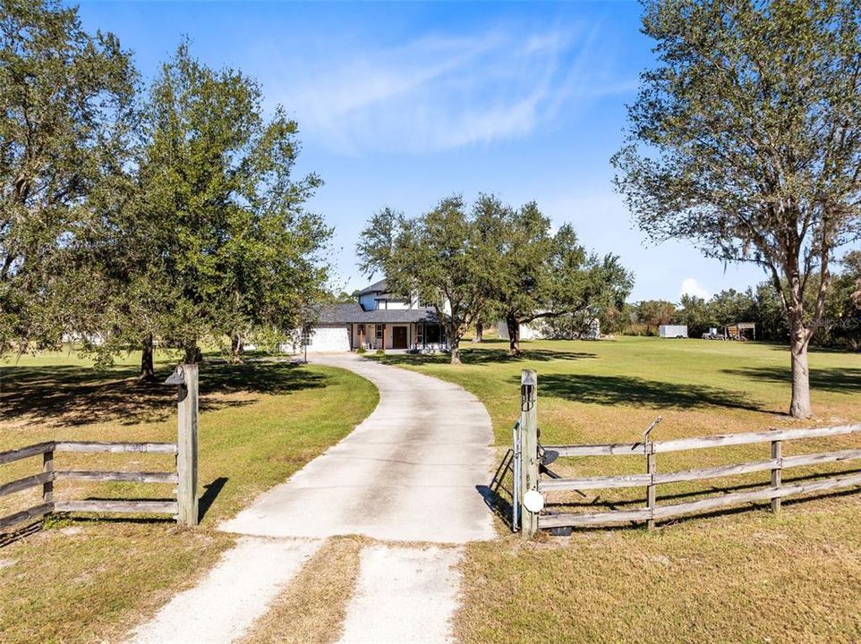 For Sale: $1,190,000 (3 beds, 2 baths, 2618 Square Feet)