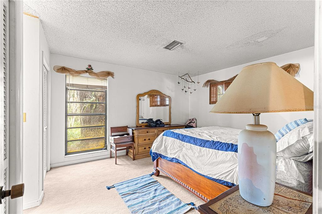 Bedroom 2 Light and airy