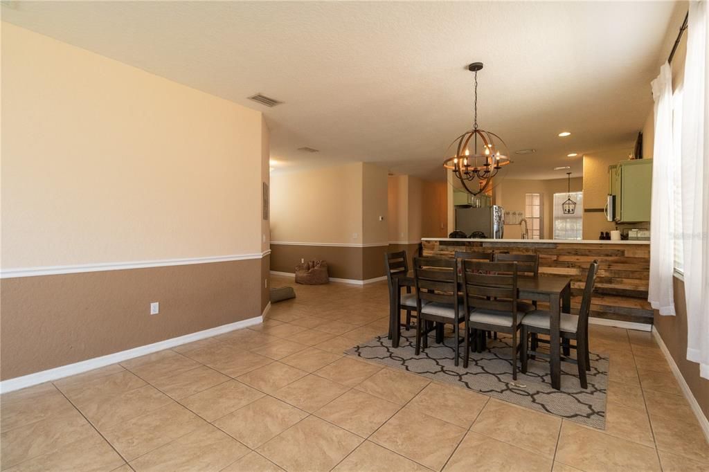 For Rent: $2,300 (2 beds, 2 baths, 1603 Square Feet)