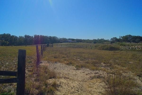 En Venta: $35,700 (1.03 acres)