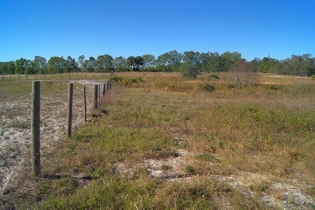 En Venta: $35,700 (1.03 acres)