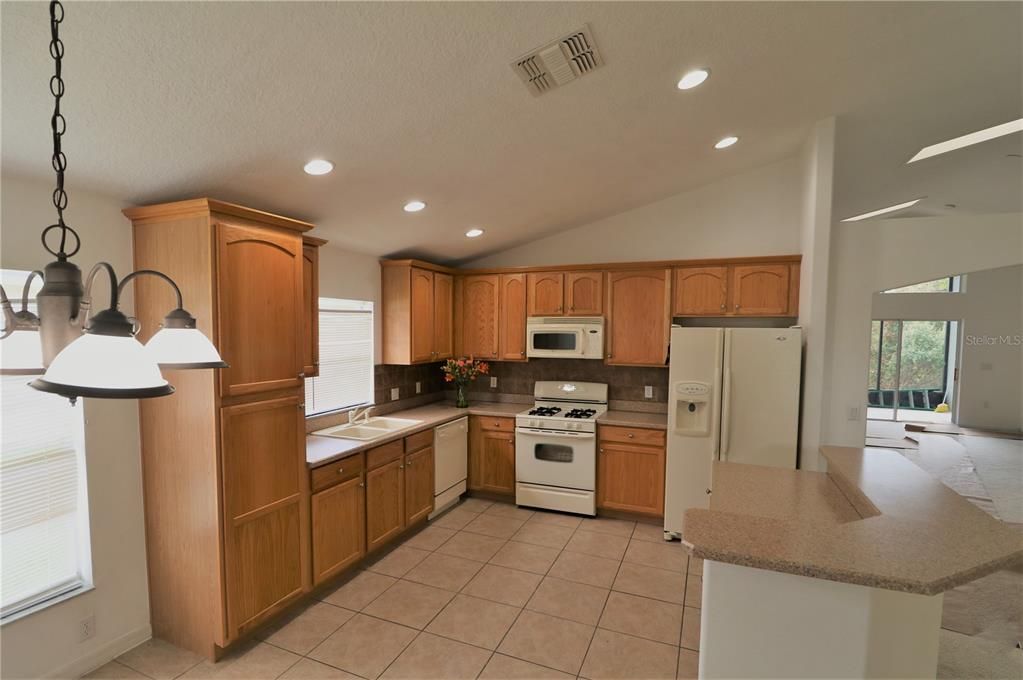 For Rent: $2,200 (4 beds, 3 baths, 2197 Square Feet)