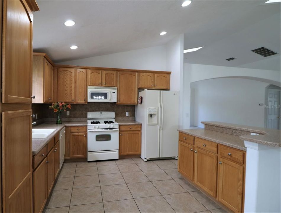 For Rent: $2,200 (4 beds, 3 baths, 2197 Square Feet)