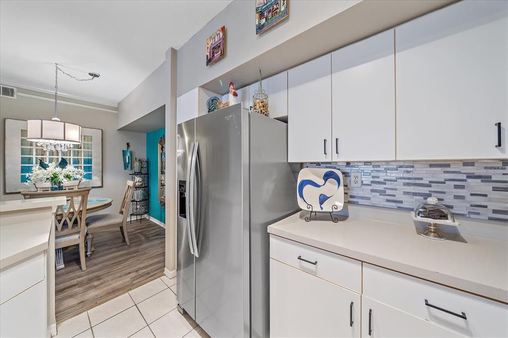 For Sale: $275,000 (2 beds, 2 baths, 1089 Square Feet)