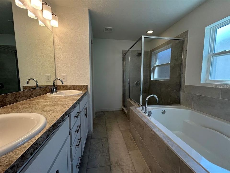 Active With Contract: $309,900 (3 beds, 2 baths, 1447 Square Feet)