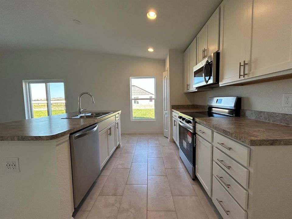 Active With Contract: $309,900 (3 beds, 2 baths, 1447 Square Feet)