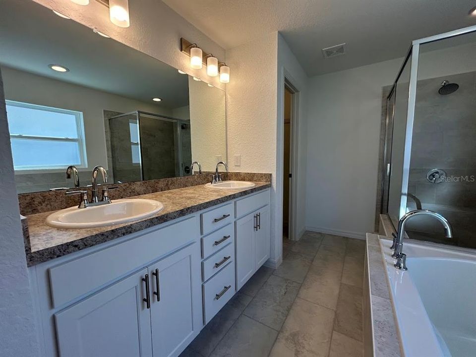 Active With Contract: $309,900 (3 beds, 2 baths, 1447 Square Feet)