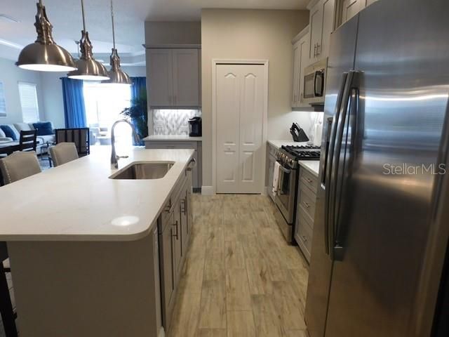 For Rent: $6,100 (3 beds, 2 baths, 1845 Square Feet)