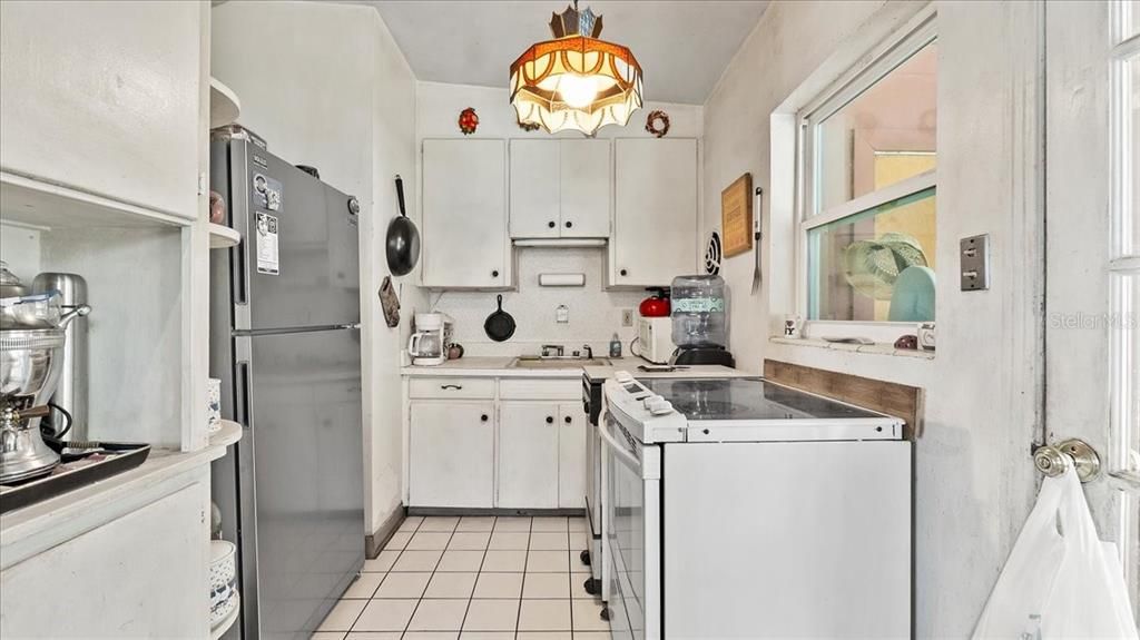 For Sale: $189,990 (3 beds, 1 baths, 1064 Square Feet)