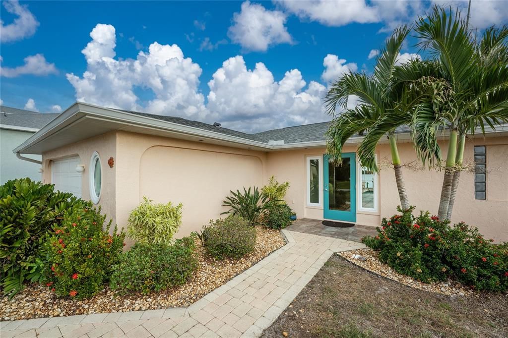 Pool blends the Florida Room & river