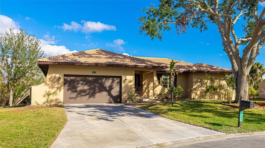 For Sale: $525,000 (3 beds, 2 baths, 1892 Square Feet)