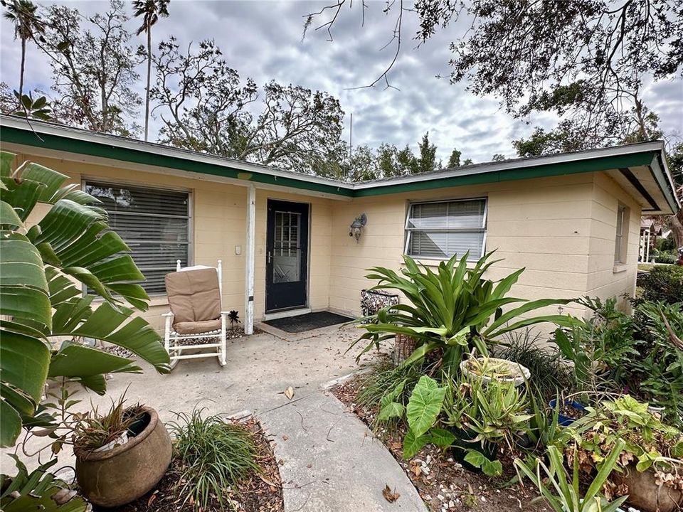 For Sale: $324,500 (3 beds, 2 baths, 1604 Square Feet)