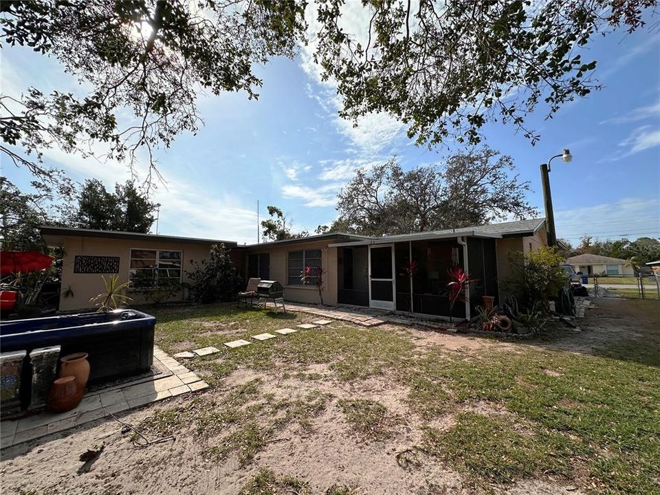 For Sale: $324,500 (3 beds, 2 baths, 1604 Square Feet)