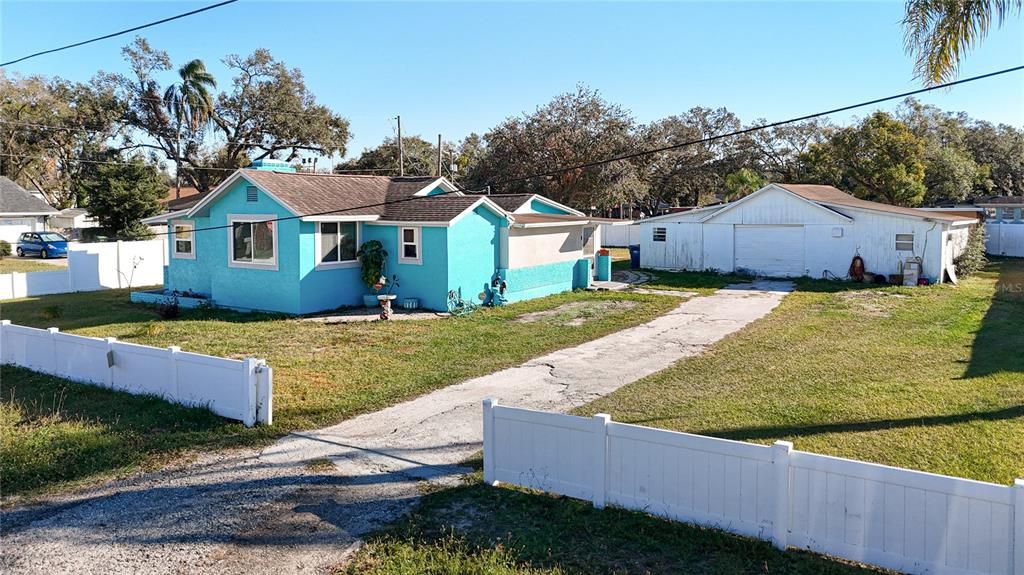 Active With Contract: $360,000 (3 beds, 2 baths, 1300 Square Feet)