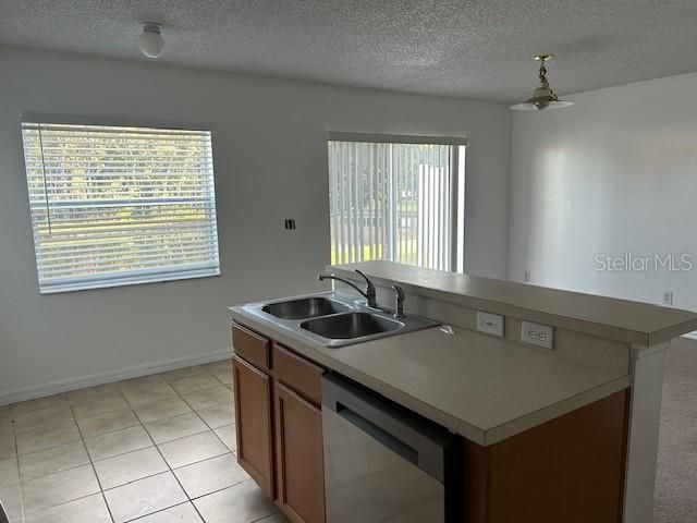 KITCHEN/FAMILY ROOM