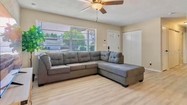 For Rent: $2,700 (3 beds, 2 baths, 1294 Square Feet)