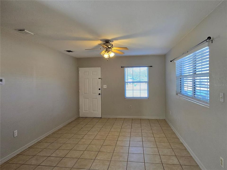 For Sale: $225,000 (3 beds, 1 baths, 1016 Square Feet)