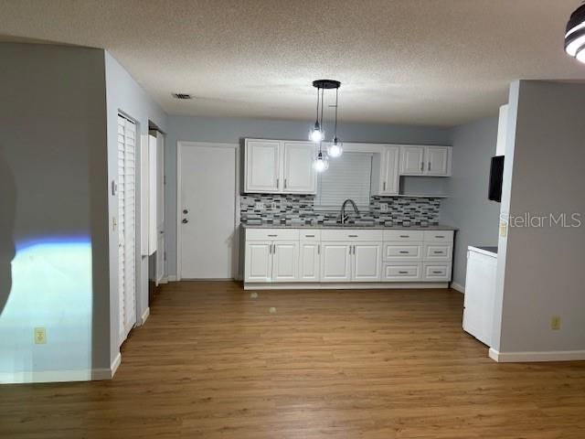 For Sale: $180,000 (2 beds, 2 baths, 962 Square Feet)