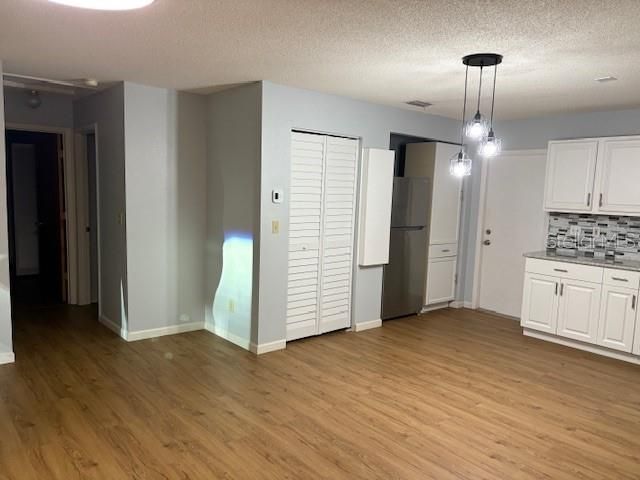 For Sale: $180,000 (2 beds, 2 baths, 962 Square Feet)